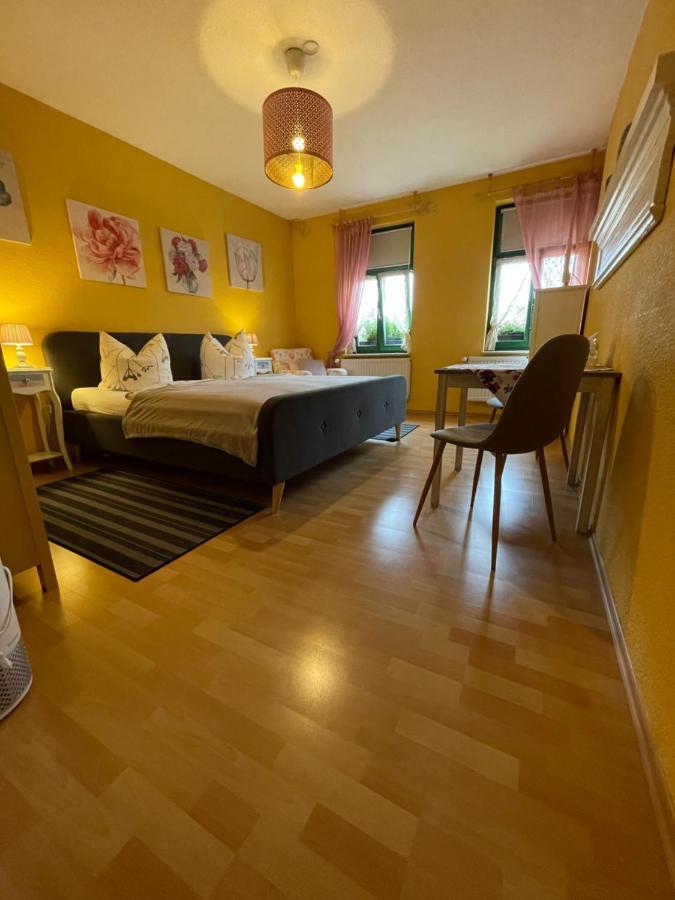 Pension Alt Naumburg Наумбург Екстер'єр фото