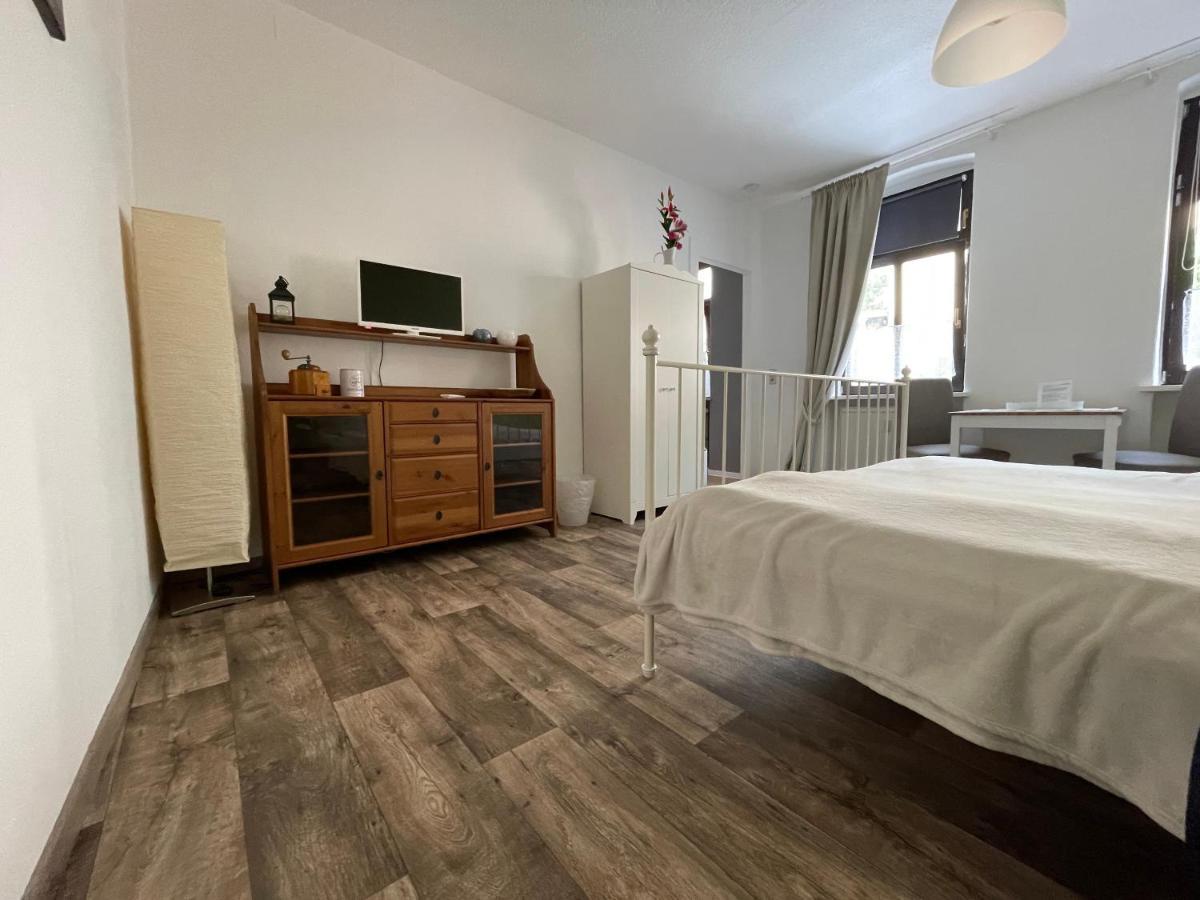 Pension Alt Naumburg Наумбург Екстер'єр фото